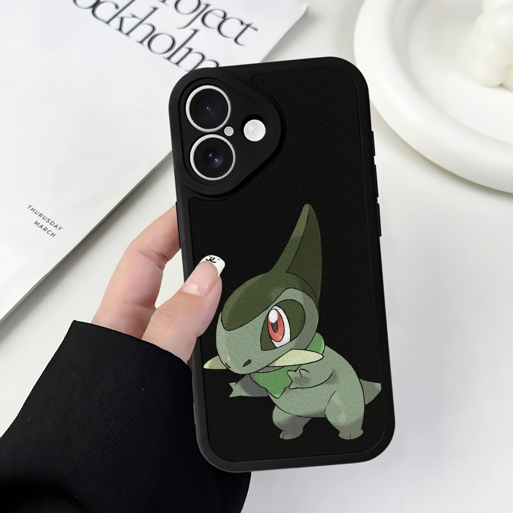 （画像用） ポケットモンスター Pokémon 【iPhone 16シリーズ対応】シリコンスマホケース（レザー調） 材質：シリコン